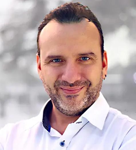 Marco Valdés - Director de Comunicaciones